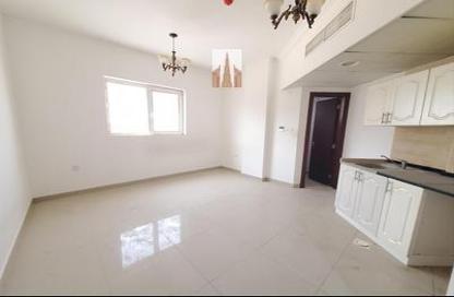 Apartment - 1 Bathroom for rent in SG Muwaileh Building - Muwaileh - Sharjah