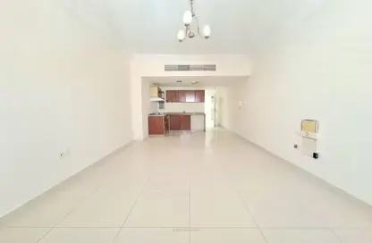 Apartment - Studio - 1 Bathroom for rent in Al Hafeet Tower - Al Khan - Sharjah