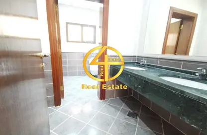 Villa - 5 Bedrooms - 7 Bathrooms for rent in Al Falah Street - City Downtown - Abu Dhabi