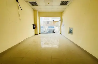 Shop - Studio for rent in Fire Station Road - Muwaileh - Sharjah