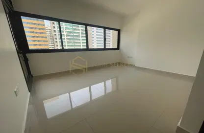 Apartment - 3 Bedrooms - 2 Bathrooms for rent in Hamdan Street - Abu Dhabi