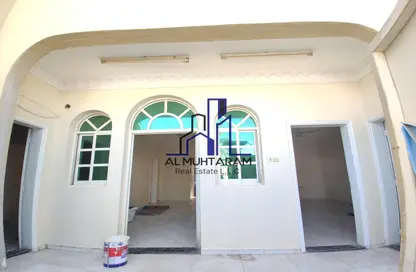 Villa - 4 Bedrooms - 3 Bathrooms for rent in Al Sabkha - Al Riqqa - Sharjah