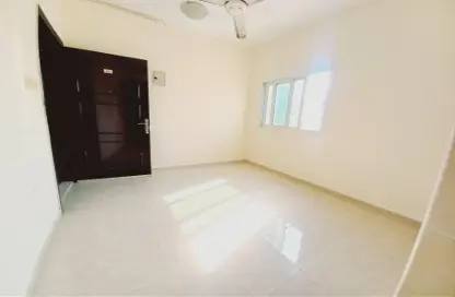 Apartment - 1 Bathroom for rent in Al Qulaya'ah - Al Sharq - Sharjah