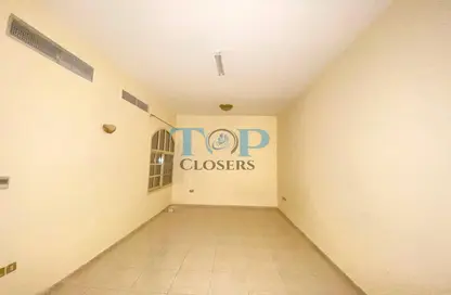 Apartment - 2 Bedrooms - 1 Bathroom for rent in Al Dafeinah - Asharej - Al Ain
