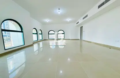 Apartment - 3 Bedrooms - 5 Bathrooms for rent in Park Tower - Al Khalidiya - Abu Dhabi