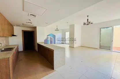 Villa - 3 Bedrooms - 4 Bathrooms for rent in Dhiyafa Building - Al Badaa - Dubai