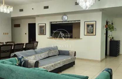 Apartment - 2 Bedrooms - 2 Bathrooms for sale in Tala 1 - Queue Point - Dubai Land - Dubai