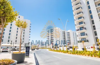 Apartment - 2 Bedrooms - 2 Bathrooms for rent in Waters Edge - Yas Island - Abu Dhabi