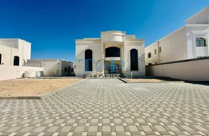 Villa - 7+ Bedrooms - 7+ Bathrooms for rent in Shi'bat Al Wutah - Al Ain