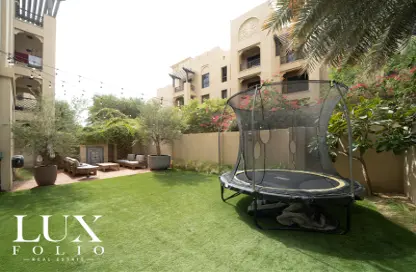 Apartment - 2 Bedrooms - 3 Bathrooms for sale in Yansoon 6 - Yansoon - Old Town - Dubai