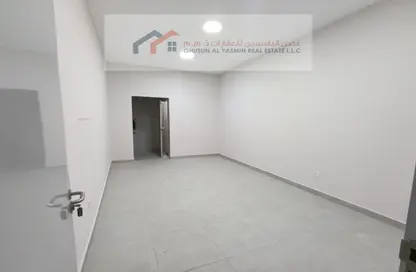 Apartment - 1 Bathroom for rent in Al Jurf 2 - Al Jurf - Ajman Downtown - Ajman