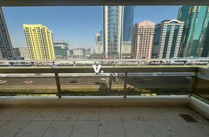 Apartment - 3 Bedrooms - 4 Bathrooms for rent in Sheikh Zayed Road - Dubai