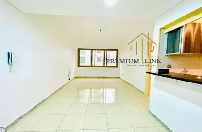 Apartment - 1 Bedroom - 1 Bathroom for rent in Al Firdous Street - Tourist Club Area - Abu Dhabi