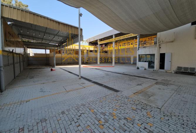 Warehouse - Studio - 6 Bathrooms for rent in Al Qusais Industrial Area - Al Qusais - Dubai