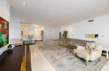 Apartment - 4 Bedrooms - 6 Bathrooms for sale in Rimal 1 - Rimal - Jumeirah Beach Residence - Dubai