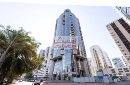 Apartment - 4 Bedrooms - 4 Bathrooms for rent in Silver Tower - Corniche Road - Abu Dhabi