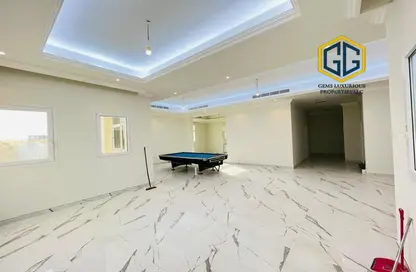 Villa - 5 Bedrooms - 6 Bathrooms for rent in Al Aweer 1 - Al Aweer - Dubai