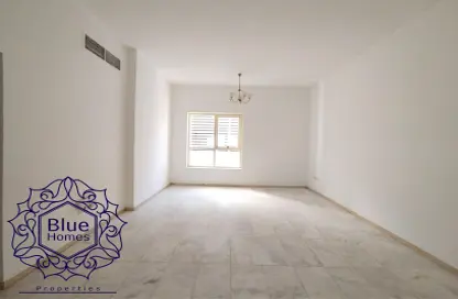 Apartment - 2 Bedrooms - 2 Bathrooms for rent in Saeed Al Alami Building - Al Taawun - Sharjah