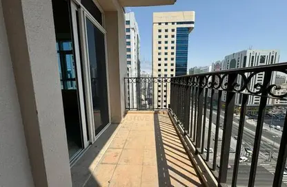 Apartment - 2 Bedrooms - 4 Bathrooms for rent in Emirates Tower - Hamdan Street - Abu Dhabi