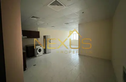 Apartment - 1 Bathroom for rent in RAK Tower - Al Seer - Ras Al Khaimah