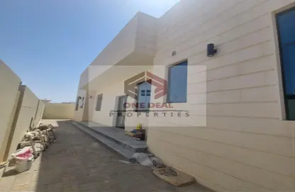 Villa - 4 Bedrooms - 5 Bathrooms for rent in Al Dhahrah - Al Ain