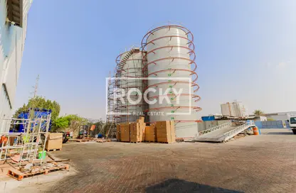 Warehouse - Studio for rent in Saih Shuaib 4 - Dubai Industrial City - Dubai