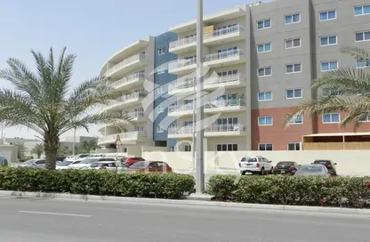 Apartment - 1 Bathroom for rent in Tower 1 - Al Reef Downtown - Al Reef - Abu Dhabi