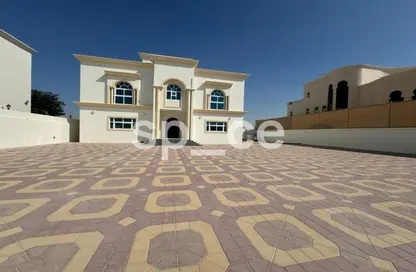 Villa - 6 Bedrooms - 7 Bathrooms for rent in Shakhbout City - Abu Dhabi