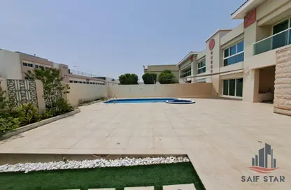 Villa - 5 Bedrooms - 5 Bathrooms for rent in Jumeirah 1 - Jumeirah - Dubai