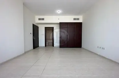 Apartment - 2 Bedrooms - 4 Bathrooms for rent in Al Ain Tower - Hamdan Street - Abu Dhabi