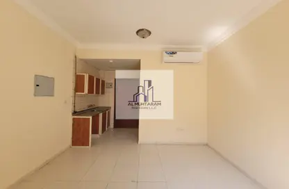 Apartment - 1 Bathroom for rent in Fire Station Road - Muwaileh - Sharjah