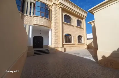 Villa - 5 Bedrooms - 7 Bathrooms for rent in Villa Compound - Khalifa City - Abu Dhabi