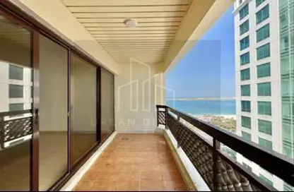 Apartment - 4 Bedrooms - 5 Bathrooms for rent in 3 Sails Tower - Corniche Road - Abu Dhabi