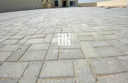 Villa - 6 Bedrooms for rent in Madinat Zayed - Abu Dhabi