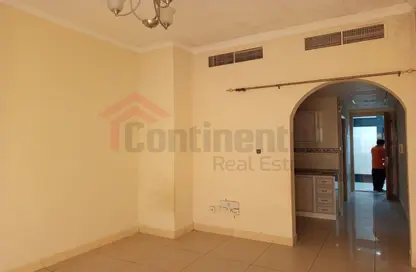 Apartment - 1 Bathroom for rent in Al Majaz 3 - Al Majaz - Sharjah