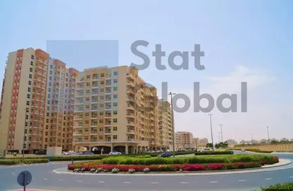 Apartment - 2 Bedrooms - 3 Bathrooms for sale in Mazaya 10B - Queue Point - Dubai Land - Dubai