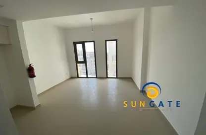 Apartment - 1 Bathroom for rent in Hayat Boulevard-2A - Hayat Boulevard - Town Square - Dubai