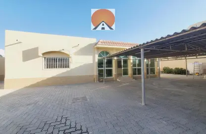 Villa - 4 Bedrooms - 4 Bathrooms for rent in Al Tarfa - Mughaidir - Sharjah