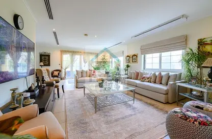 Villa - 3 Bedrooms - 4 Bathrooms for rent in Legacy - Jumeirah Park - Dubai