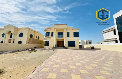 Villa - 5 Bedrooms - 6 Bathrooms for rent in Al Aweer 1 - Al Aweer - Dubai