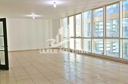 Apartment - 3 Bedrooms - 4 Bathrooms for rent in Al Najda Street - Abu Dhabi