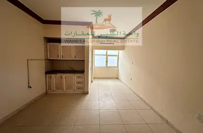 Apartment - 1 Bathroom for rent in Al Mahatta - Al Qasimia - Sharjah