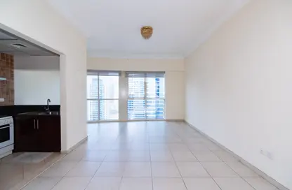 Apartment - 1 Bedroom - 2 Bathrooms for rent in Lake Shore Tower - JLT Cluster Y - Jumeirah Lake Towers - Dubai