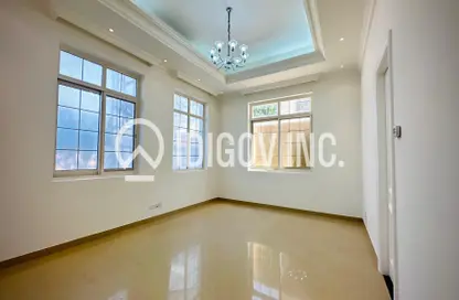 Villa - 4 Bedrooms - 5 Bathrooms for rent in Al Garhoud - Dubai