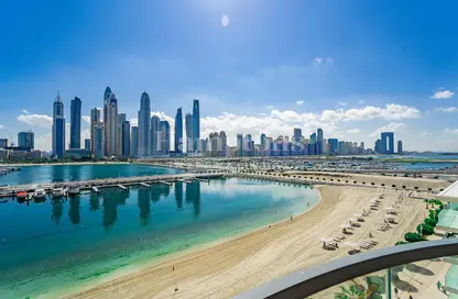 Apartment - 3 Bedrooms - 4 Bathrooms for sale in Marina Vista - EMAAR Beachfront - Dubai Harbour - Dubai