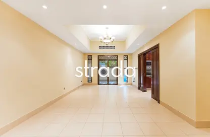 Apartment - 2 Bedrooms - 3 Bathrooms for sale in Zanzebeel 1 - Zanzebeel - Old Town - Dubai