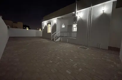 Villa - 3 Bedrooms - 3 Bathrooms for rent in Al Towayya - Al Ain