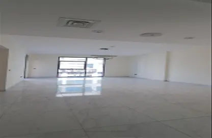 Apartment - 2 Bedrooms - 3 Bathrooms for rent in Al Garhoud - Dubai