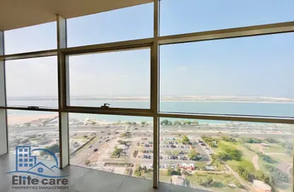 Apartment - 3 Bedrooms - 4 Bathrooms for rent in Al Falah Tower - Corniche Road - Abu Dhabi