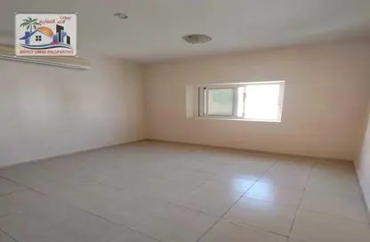 Apartment - 2 Bedrooms - 2 Bathrooms for rent in Al Qulaya'ah - Al Sharq - Sharjah